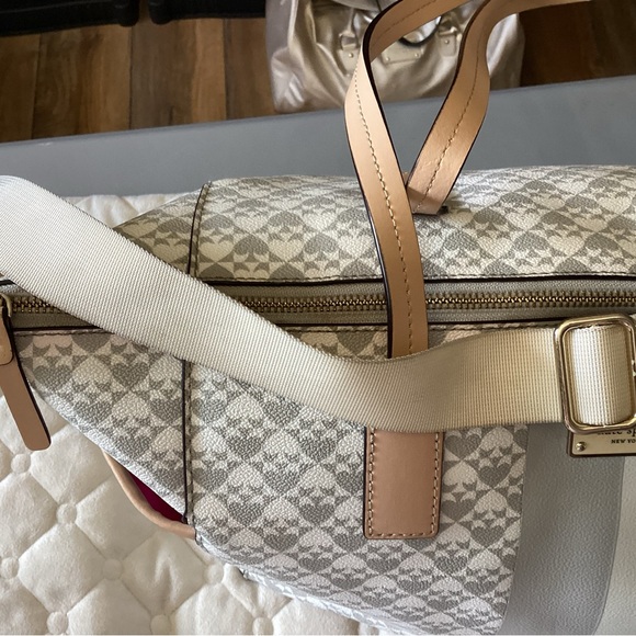 Kate Spade RARE EUC Classic Noel Print weekender tote bag with adjustable strap - Picture 11 of 16